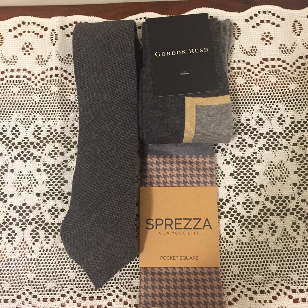 Spezza 3 piece Tie, sock and pocket square set.
